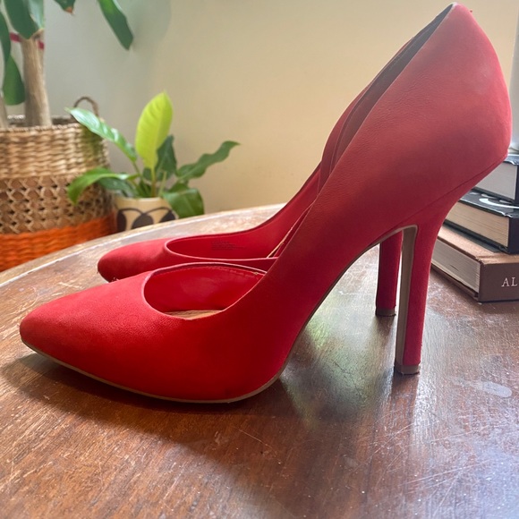 BCBG Red Pointed Toe Stiletto - Picture 5 of 9